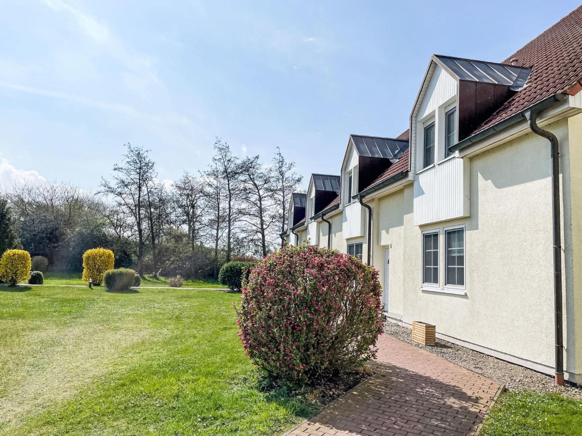 Apartment Gollwitzer Park - Insel Poel-7 By Interhome